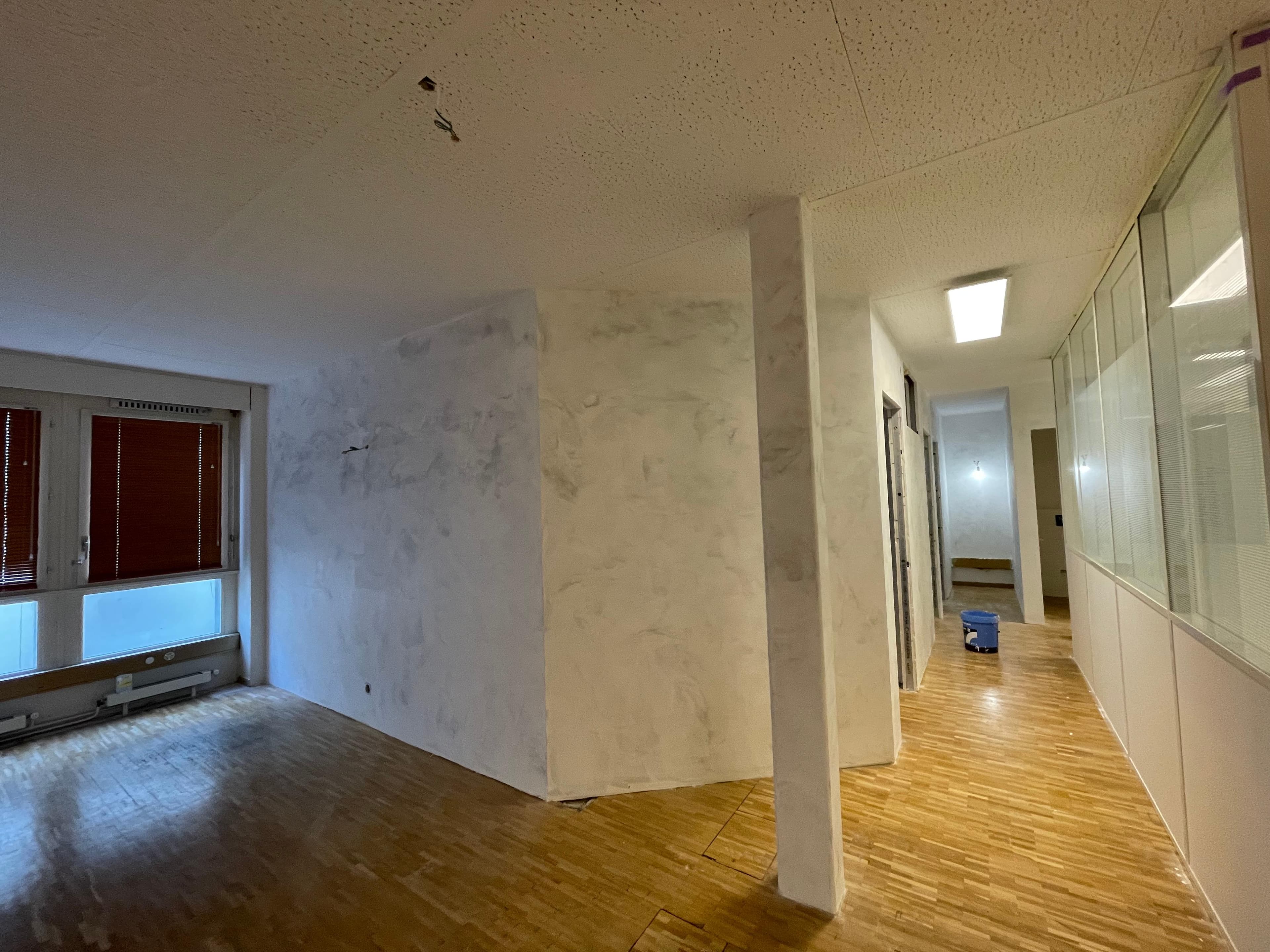 Intérieur contemporain minimaliste - Photo 2